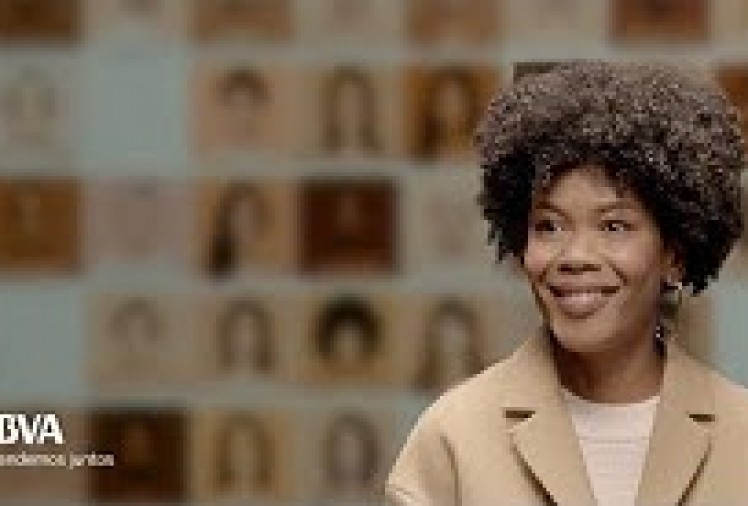 Imagen portada ¿De qué color es un lápiz de color carne? Angelica Dass, fotógrafa