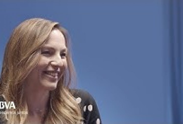 Imagen portada "Preparamos a nuestros hijos para los aplausos, no para las equivocaciones”. Lucía Galán, pediatra