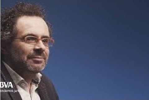 “Nunca te arrepentirás de perseguir tus sueños”. Mago More, conferenciante y humorista