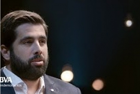 "La diferencia entre lo que eres y lo que vendes en redes sociales se llama frustración”. Marc Masip