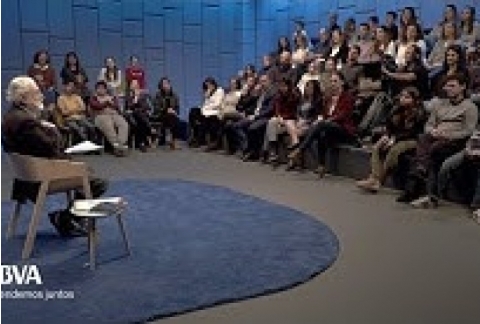 V. Completa. "Hay que cuidar el niño que fuimos y no perder esa mirada". Francesco Tonucci, pedagogo