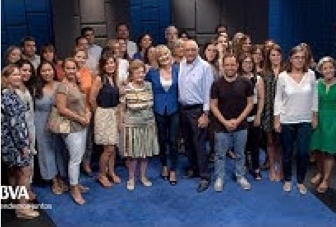 V. Completa. "Nuestros hijos son nuestros espejos, nuestros maestros". Pilar Jericó