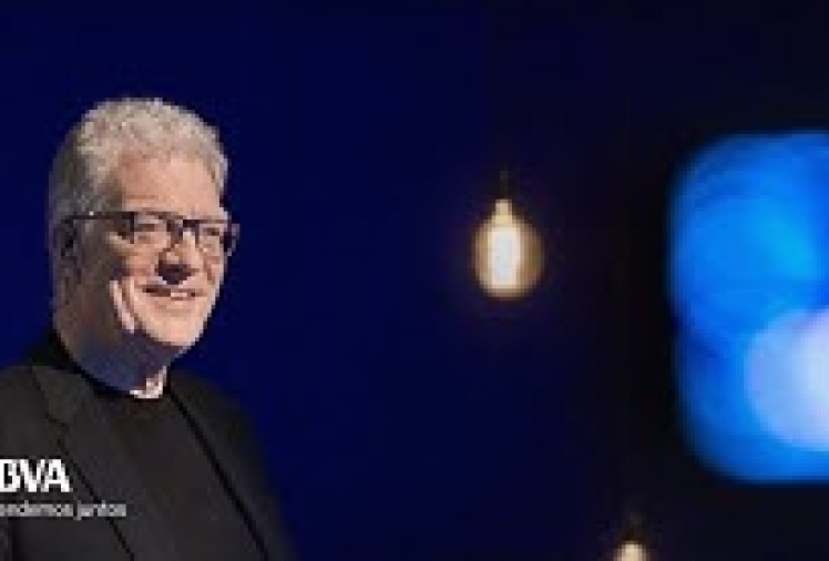 Imagen portada V.O. "It bothers me that the teachers are criticized.They are very important in our lives". Robinson