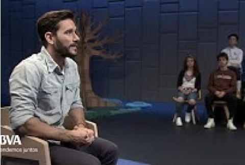 Versión completa.“Todos somos tataranietos de un científico”. Javier Santaolalla, Doctor en Física