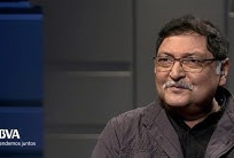 Imagen portada ¿Puede un grupo de niños con acceso a Internet aprender solos? Sugata Mitra, científico y profesor