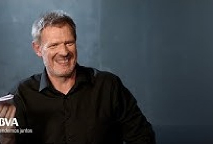 Imagen portada Versión Completa: David Bueno explica cómo cambia nuestro cerebro al aprender.