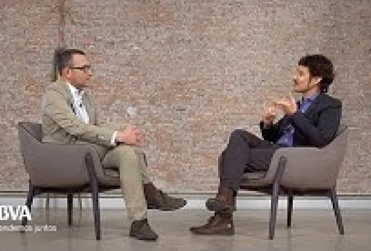 Imagen portada Versión Completa: Aulas, profesores y estudiantes del futuro. Cristóbal Cobo, investigador