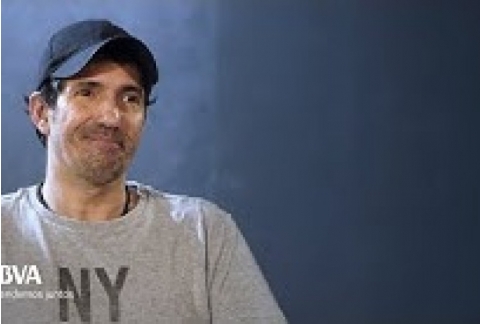 “Hay que escuchar e invitar a los niños a participar". César Bona, maestro