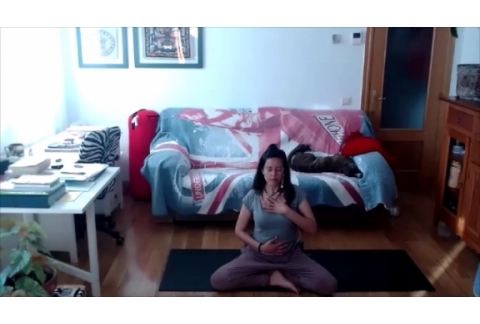 Postura de meditación respiración yóguica completa y de ahí al infinito