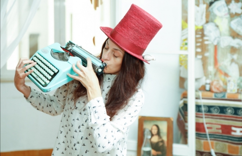 Imagen portada (Videopoema) FUNDACIÓN *Nuria Herrera*