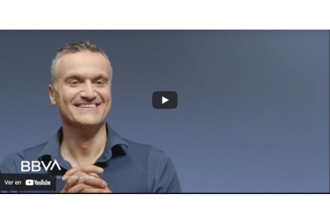 V. Completa. "En un mundo adicto a la velocidad, la lentitud es un superpoder"