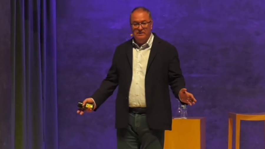 Imagen portada Estamos con quién tenemos que estar - Enric Corbera