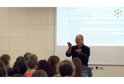 Todos queremos pertenecer a un clan - Enric Corbera Institute