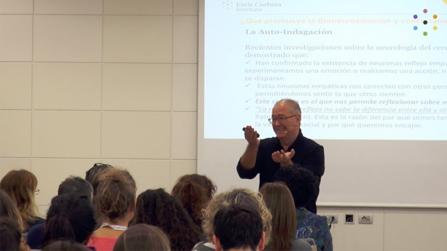 Imagen portada Todos queremos pertenecer a un clan - Enric Corbera Institute