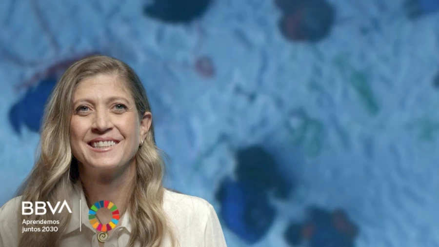 Imagen portada “Sal de tu zona de confort, entra en tu zona de aprendizaje”. Karla Wheelock, alpinista