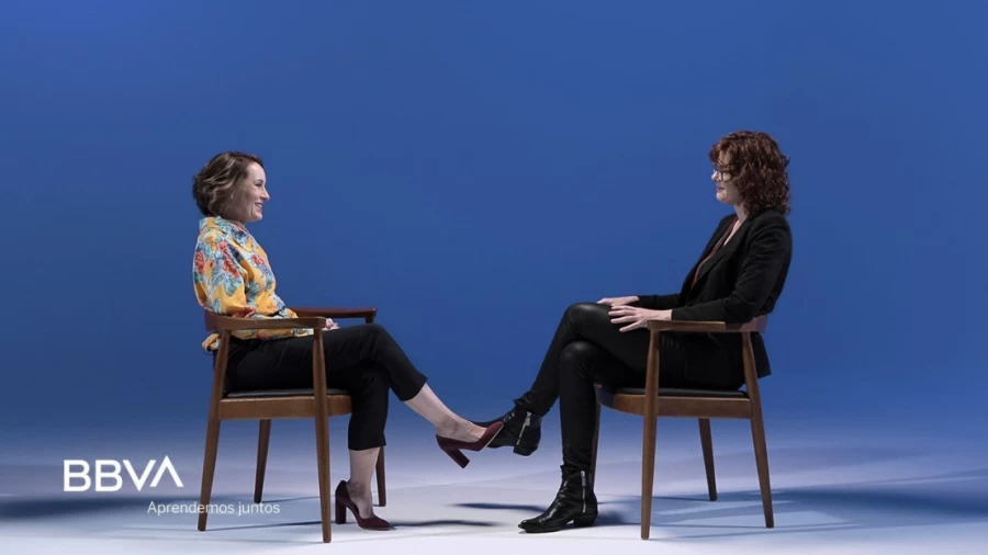 Imagen portada V. Completa. Agilidad emocional: un entrenamiento para vivir mejor. Susan David, psicóloga