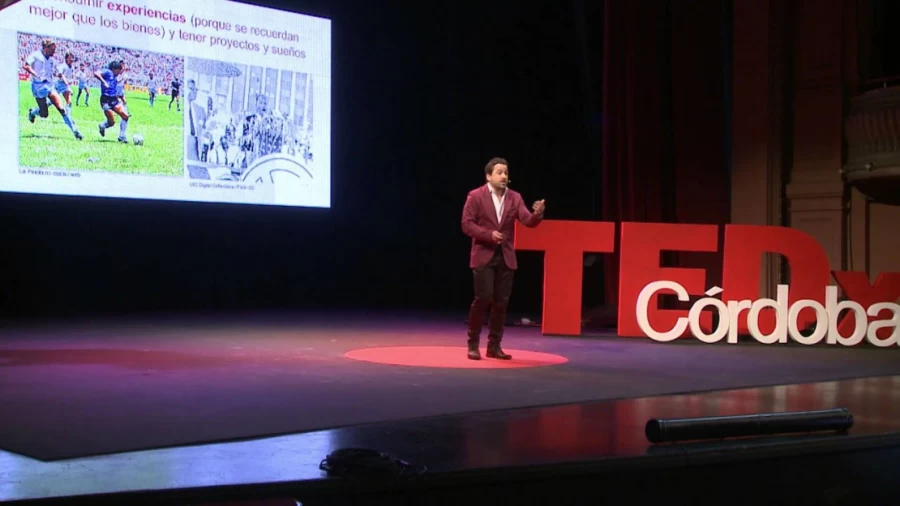 Imagen portada ¿Se puede comprar la felicidad? | Martín Tetaz | TEDxCordoba