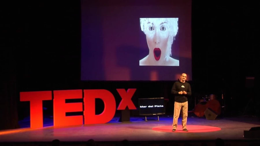 Imagen portada Un cerebro atento es un cerebro feliz | Martín Reynoso | TEDxMarDelPlata