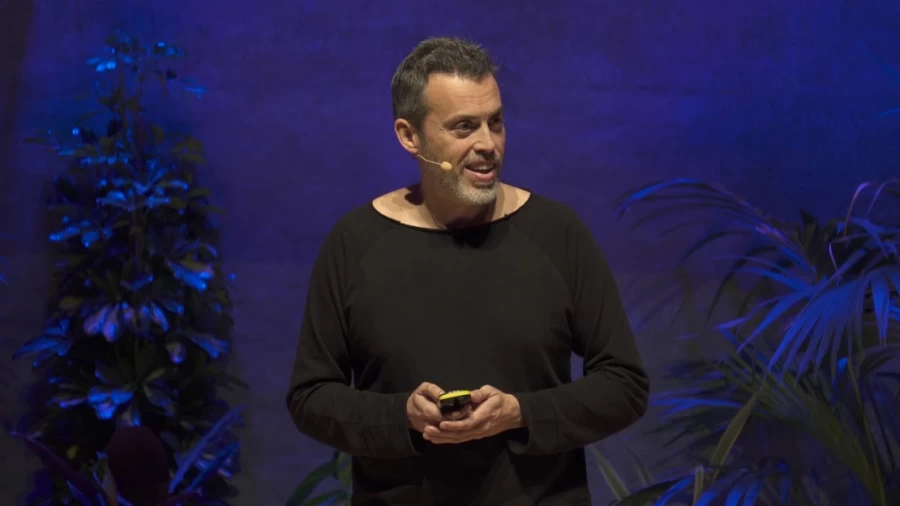 Imagen portada ¿Tiene consciencia el capitalismo? | Xavier Ginesta | TEDxBarcelona